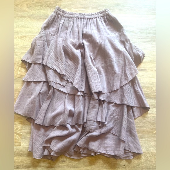 Long flowy skirt - Picture 1 of 2